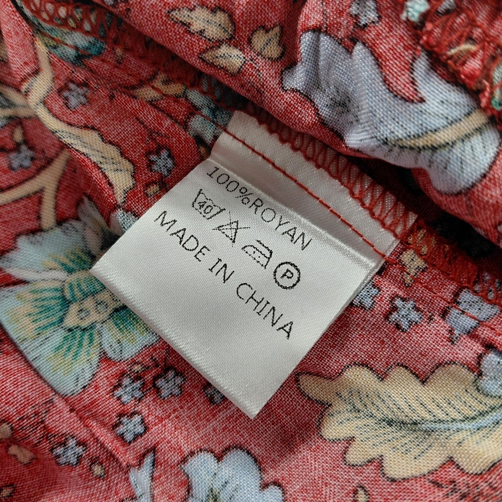 Temofon Womens Red Floral V-neckline Dress Size Medium Light Resort Holiday Chic - Picture 16 of 16